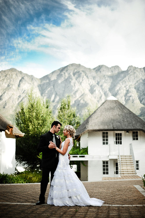 glamorous south african real wedding, black, white, gray and silver wedding color palette, image by Eric Uys glamorous south african real wedding, black, white, gray and silver wedding color palette, image by Eric Uys