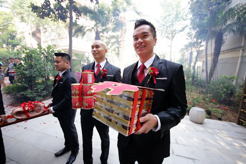 lavish and elegant wedding in Xian China, photos by Chris+Lynn Photography | junebugweddings.com lavish and elegant wedding in Xian China, photos by Chris+Lynn Photography | junebugweddings.com