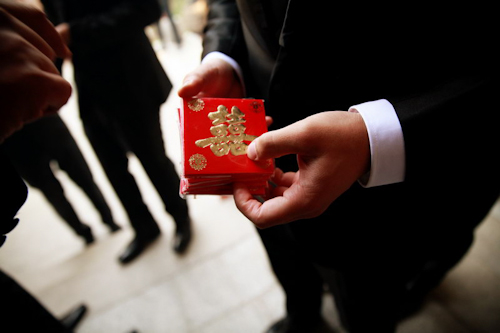 lavish and elegant wedding in Xian China, photos by Chris+Lynn Photography | junebugweddings.com lavish and elegant wedding in Xian China, photos by Chris+Lynn Photography | junebugweddings.com