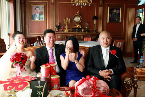 lavish and elegant wedding in Xian China, photos by Chris+Lynn Photography | junebugweddings.com lavish and elegant wedding in Xian China, photos by Chris+Lynn Photography | junebugweddings.com