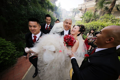 lavish and elegant wedding in Xian China, photos by Chris+Lynn Photography | junebugweddings.com lavish and elegant wedding in Xian China, photos by Chris+Lynn Photography | junebugweddings.com