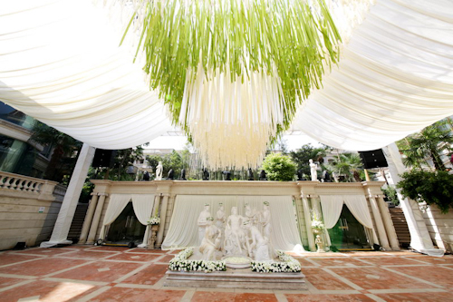 lavish and elegant wedding in Xian China, photos by Chris+Lynn Photography | junebugweddings.com lavish and elegant wedding in Xian China, photos by Chris+Lynn Photography | junebugweddings.com