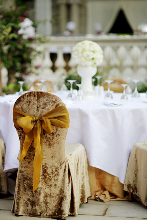 lavish and elegant wedding in Xian China, photos by Chris+Lynn Photography | junebugweddings.com lavish and elegant wedding in Xian China, photos by Chris+Lynn Photography | junebugweddings.com