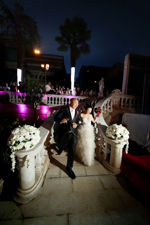 lavish and elegant wedding in Xian China, photos by Chris+Lynn Photography | junebugweddings.com lavish and elegant wedding in Xian China, photos by Chris+Lynn Photography | junebugweddings.com