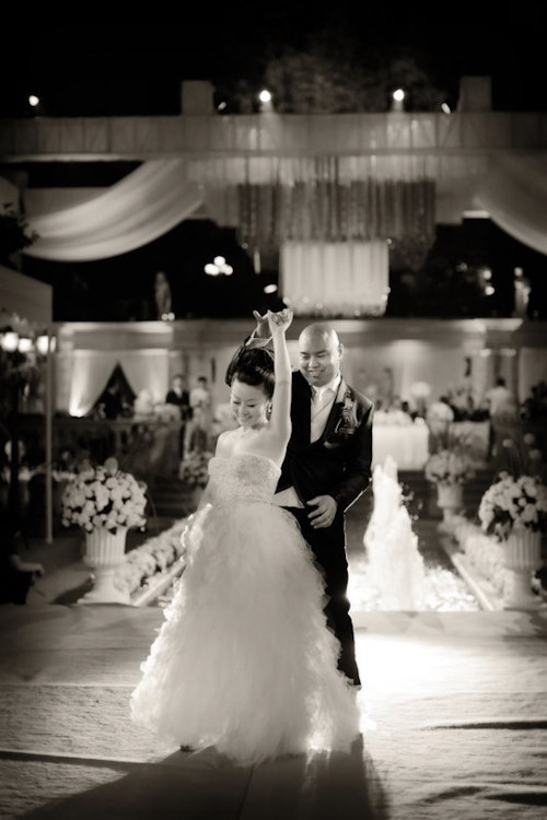 lavish and elegant wedding in Xian China, photos by Chris+Lynn Photography | junebugweddings.com lavish and elegant wedding in Xian China, photos by Chris+Lynn Photography | junebugweddings.com