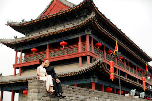 lavish and elegant wedding in Xian China, photos by Chris+Lynn Photography | junebugweddings.com lavish and elegant wedding in Xian China, photos by Chris+Lynn Photography | junebugweddings.com