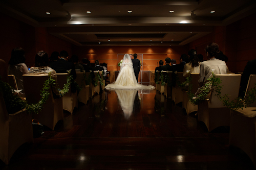 Elegant Japanese wedding at the Tokyo American Club - photos by 37 Frames Photography | junebugweddings.com Elegant Japanese wedding at the Tokyo American Club - photos by 37 Frames Photography | junebugweddings.com