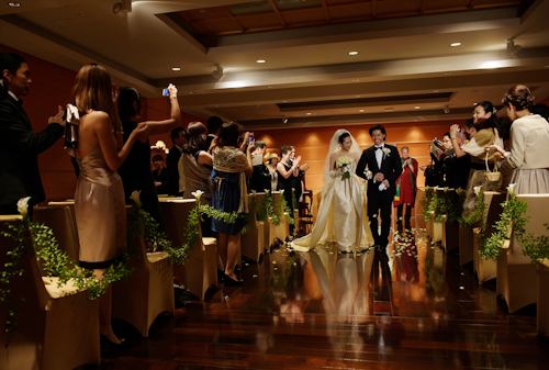 Elegant Japanese wedding at the Tokyo American Club - photos by 37 Frames Photography | junebugweddings.com Elegant Japanese wedding at the Tokyo American Club - photos by 37 Frames Photography | junebugweddings.com