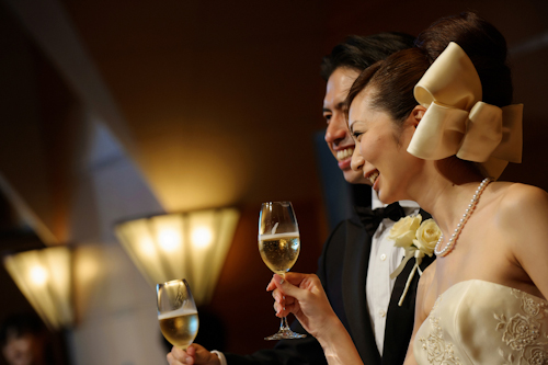 Elegant Japanese wedding at the Tokyo American Club - photos by 37 Frames Photography | junebugweddings.com Elegant Japanese wedding at the Tokyo American Club - photos by 37 Frames Photography | junebugweddings.com