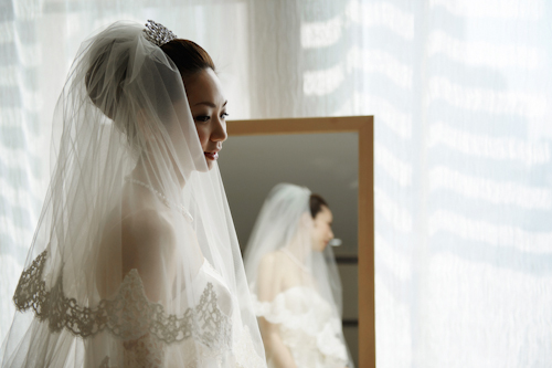 Elegant Japanese wedding at the Tokyo American Club - photos by 37 Frames Photography | junebugweddings.com Elegant Japanese wedding at the Tokyo American Club - photos by 37 Frames Photography | junebugweddings.com