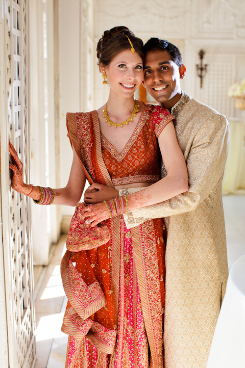 Bright, exuberant Hindu wedding - photos by Cathy and David Photographers | junebugweddings.com Bright, exuberant Hindu wedding - photos by Cathy and David Photographers | junebugweddings.com