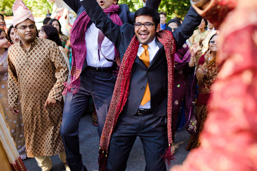 Bright, exuberant Hindu wedding - photos by Cathy and David Photographers | junebugweddings.com Bright, exuberant Hindu wedding - photos by Cathy and David Photographers | junebugweddings.com