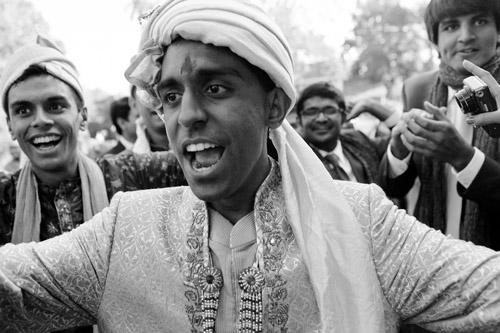 Bright, exuberant Hindu wedding - photos by Cathy and David Photographers | junebugweddings.com Bright, exuberant Hindu wedding - photos by Cathy and David Photographers | junebugweddings.com