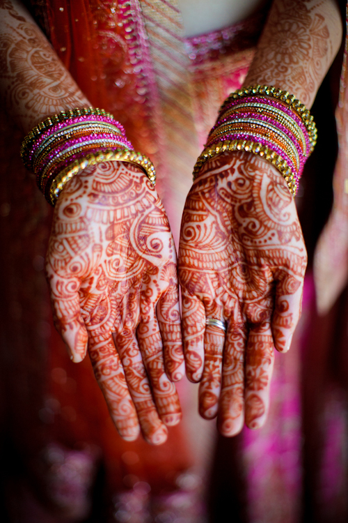 Bright, exuberant Hindu wedding - photos by Cathy and David Photographers | junebugweddings.com Bright, exuberant Hindu wedding - photos by Cathy and David Photographers | junebugweddings.com