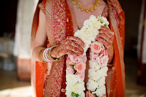 Bright, exuberant Hindu wedding - photos by Cathy and David Photographers | junebugweddings.com Bright, exuberant Hindu wedding - photos by Cathy and David Photographers | junebugweddings.com