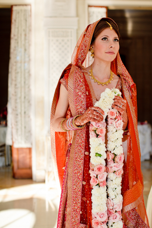 Bright, exuberant Hindu wedding - photos by Cathy and David Photographers | junebugweddings.com Bright, exuberant Hindu wedding - photos by Cathy and David Photographers | junebugweddings.com