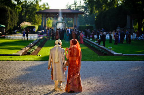 Bright, exuberant Hindu wedding - photos by Cathy and David Photographers | junebugweddings.com Bright, exuberant Hindu wedding - photos by Cathy and David Photographers | junebugweddings.com