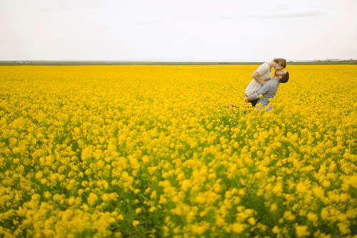 Iceland engagement photos of Caroline and Ben by Nordica Photography | via junebugweddings.com Iceland engagement photos of Caroline and Ben by Nordica Photography | via junebugweddings.com