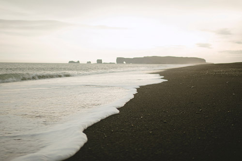 Iceland engagement photos of Caroline and Ben by Nordica Photography | via junebugweddings.com Iceland engagement photos of Caroline and Ben by Nordica Photography | via junebugweddings.com