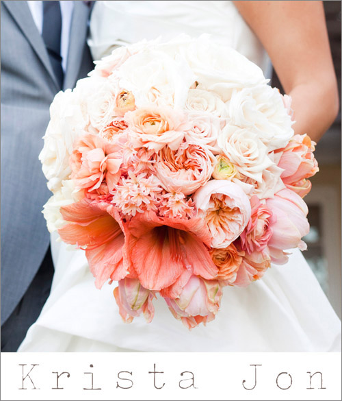 Peach ombre bridal bouquet by Krista Jon; photo by Paula Luna of Luna Photo | junebugweddings.com Peach ombre bridal bouquet by Krista Jon; photo by Paula Luna of Luna Photo | junebugweddings.com