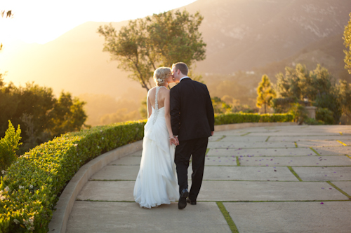 California estate wedding with elegant purple color palette, photos by Stephanie Hogue Photography | junebugweddings.com California estate wedding with elegant purple color palette, photos by Stephanie Hogue Photography | junebugweddings.com