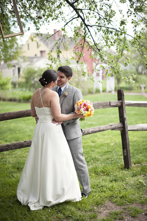 Country barn wedding with vintage travel theme - Justin and Mary Photography | Junebug Weddings Country barn wedding with vintage travel theme - Justin and Mary Photography | Junebug Weddings