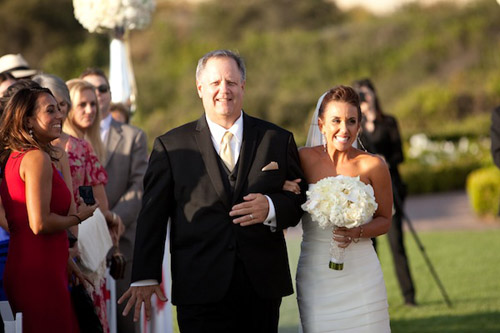 glamorous black, white and gold wedding at The resort at Pelican Hill, photo by APictureLife Photography | junebugweddings.com glamorous black, white and gold wedding at The resort at Pelican Hill, photo by APictureLife Photography | junebugweddings.com