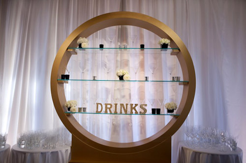 glamorous black, white and gold wedding at The resort at Pelican Hill, photo by APictureLife Photography | junebugweddings.com glamorous black, white and gold wedding at The resort at Pelican Hill, photo by APictureLife Photography | junebugweddings.com