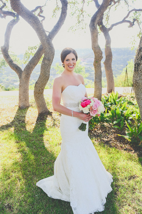 pink, blue and white summer wedding at Hacienda Del Lago, Volente, Texas - photo by Christina Carroll | via junebugweddings.com pink, blue and white summer wedding at Hacienda Del Lago, Volente, Texas - photo by Christina Carroll | via junebugweddings.com