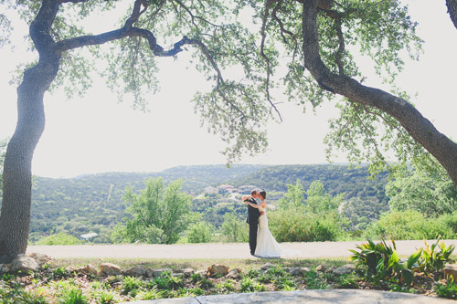 pink, blue and white summer wedding at Hacienda Del Lago, Volente, Texas - photo by Christina Carroll | via junebugweddings.com pink, blue and white summer wedding at Hacienda Del Lago, Volente, Texas - photo by Christina Carroll | via junebugweddings.com