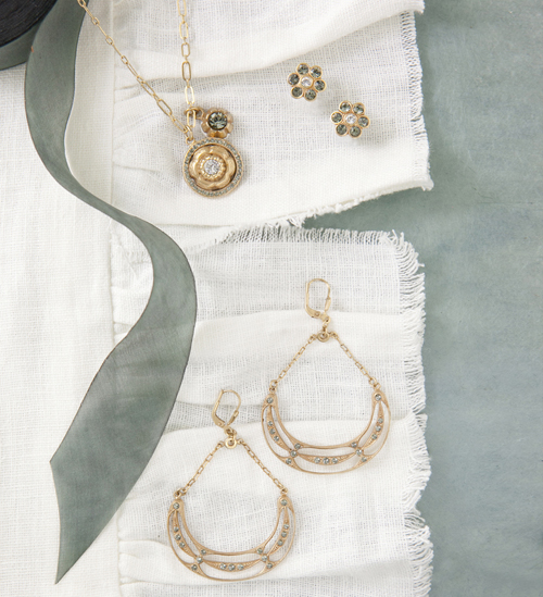 stylish wedding decor and accessories from Boutique THEO | via junebugweddings.com | via junebugweddings.com stylish wedding decor and accessories from Boutique THEO | via junebugweddings.com