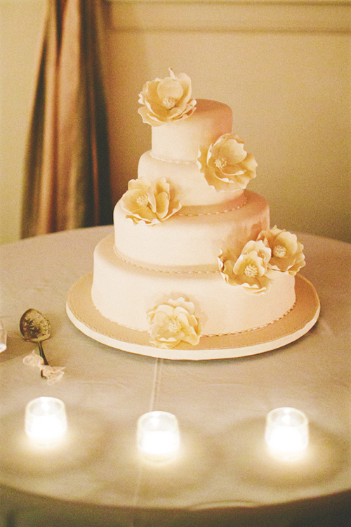 Classic and elegant ivory, blush and gold wedding in Miami, FL - photo by Tina Bass Photography | junebugweddings.com Classic and elegant ivory, blush and gold wedding in Miami, FL - photo by Tina Bass Photography | junebugweddings.com