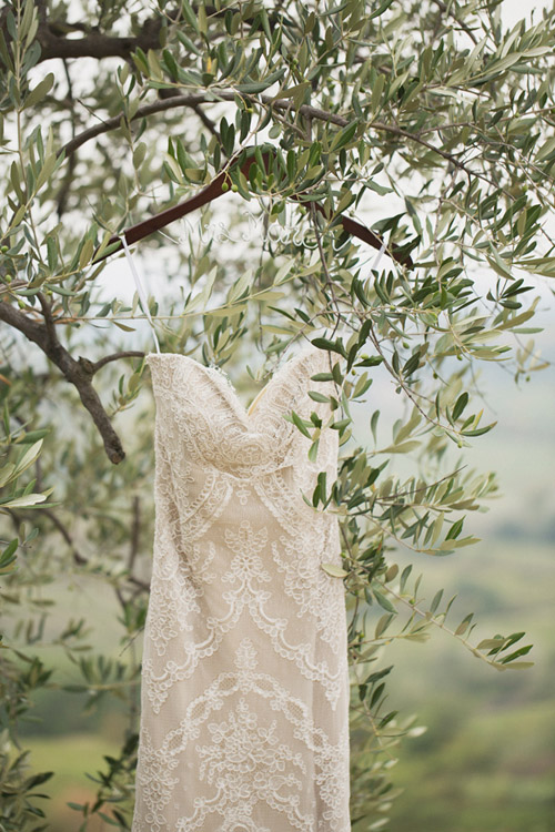 destination wedding in Tuscany, Italy - photo by Whitewall Photography | junebugweddings.com destination wedding in Tuscany, Italy - photo by Whitewall Photography | junebugweddings.com
