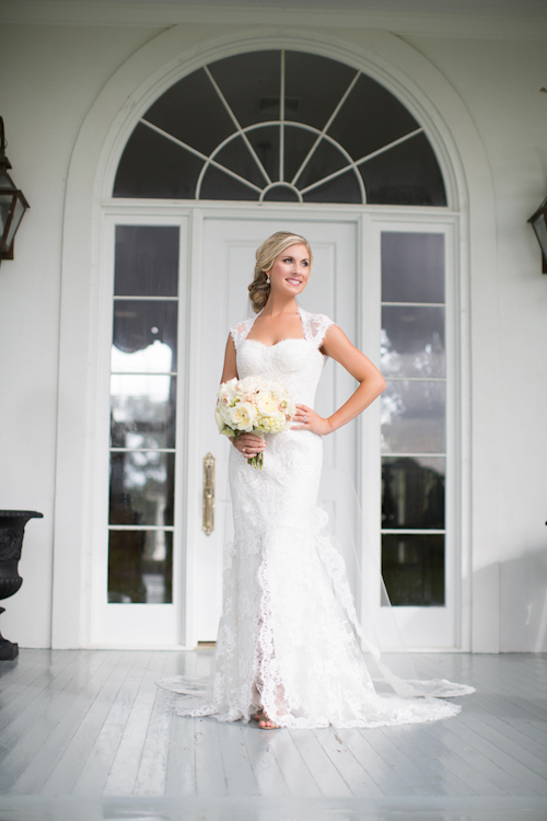 Elegant wedding at Louisiana Private Estate with photos by Courtney Dellafiora | junebugweddings.com Elegant wedding at Louisiana Private Estate with photos by Courtney Dellafiora | junebugweddings.com