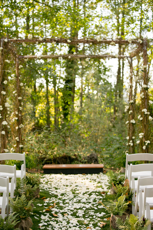 Garden Wedding at Medicine Creek Winery - photos by Jessica Hill Photography | junebugweddings.com Garden Wedding at Medicine Creek Winery - photos by Jessica Hill Photography | junebugweddings.com