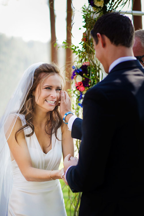 Lake Tahoe, Nevada modern wedding, photo by Mauricio Arias of Chrisman Studios | junebugweddings.com Lake Tahoe, Nevada modern wedding, photo by Mauricio Arias of Chrisman Studios | junebugweddings.com