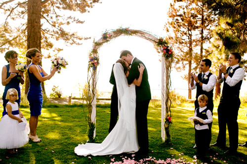 Lake Tahoe, Nevada modern wedding, photo by Mauricio Arias of Chrisman Studios | junebugweddings.com Lake Tahoe, Nevada modern wedding, photo by Mauricio Arias of Chrisman Studios | junebugweddings.com