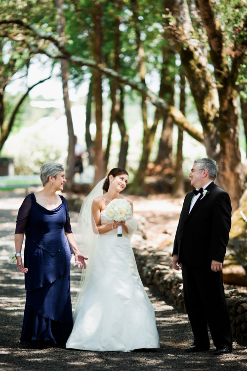 purple, green and white vineyard wedding at Chalk Hill Estate in Sonoma - photo by Cliff Brunk | via junebugweddings.com | via junebugweddings.com purple, green and white vineyard wedding at Chalk Hill Estate in Sonoma - photo by Cliff Brunk | via junebugweddings.com