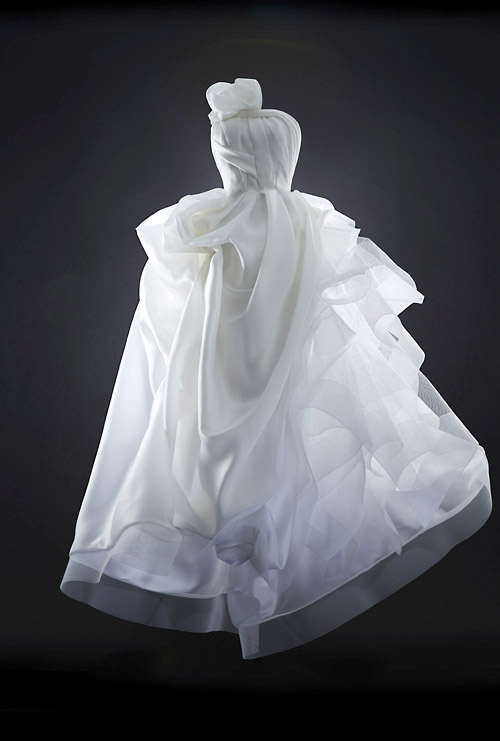 modern couture wedding dress by Rubin Singer, 2014 bridal collection | junebugweddings.com modern couture wedding dress by Rubin Singer, 2014 bridal collection | via junebugweddings.com