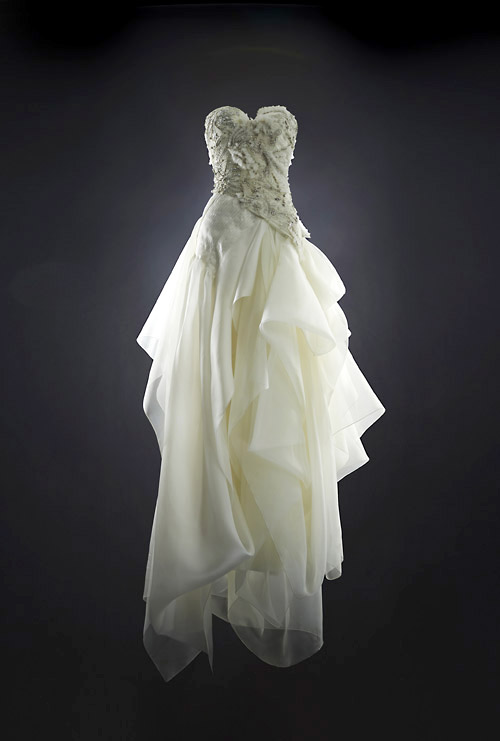 modern couture wedding dress by Rubin Singer, 2014 bridal collection | junebugweddings.com modern couture wedding dress by Rubin Singer, 2014 bridal collection | via junebugweddings.com