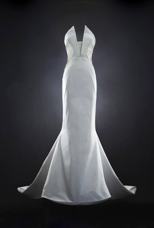 modern couture wedding dress by Rubin Singer, 2014 bridal collection | junebugweddings.com modern couture wedding dress by Rubin Singer, 2014 bridal collection | via junebugweddings.com