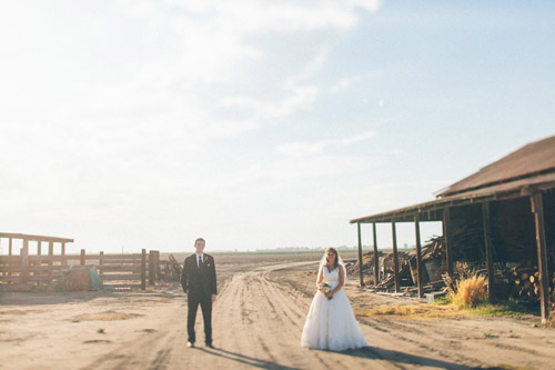 rustic cream and burlap California ranch wedding - photo by Kate Miller Photography | via junebugweddings.com rustic cream and burlap California ranch wedding - photo by Kate Miller Photography | via junebugweddings.com