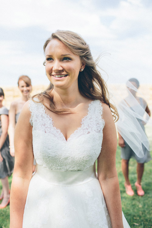 rustic cream and burlap California ranch wedding - photo by Kate Miller Photography | via junebugweddings.com rustic cream and burlap California ranch wedding - photo by Kate Miller Photography | via junebugweddings.com