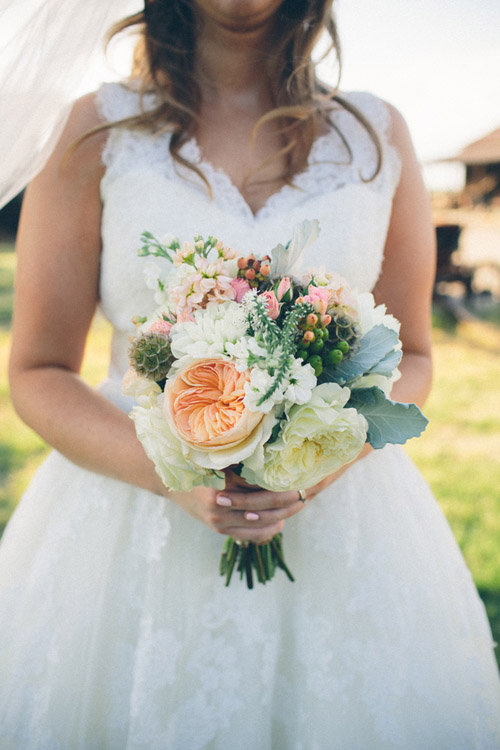 rustic cream and burlap California ranch wedding - photo by Kate Miller Photography | via junebugweddings.com rustic cream and burlap California ranch wedding - photo by Kate Miller Photography | via junebugweddings.com