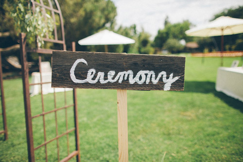 rustic cream and burlap California ranch wedding - photo by Kate Miller Photography | via junebugweddings.com rustic cream and burlap California ranch wedding - photo by Kate Miller Photography | via junebugweddings.com