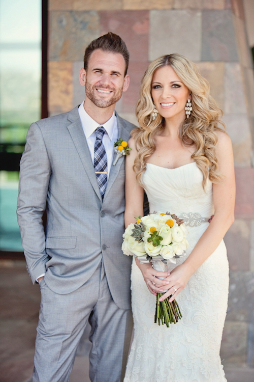 Yellow and white modern decor at Santiago Canyon Estate from April Smith & Co. Photography | junebugweddings.com Yellow and white modern decor at Santiago Canyon Estate from April Smith & Co. Photography | junebugweddings.com