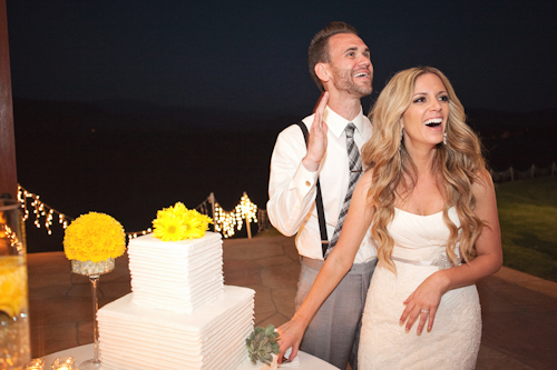 Yellow and white modern decor at Santiago Canyon Estate from April Smith & Co. Photography | junebugweddings.com Yellow and white modern decor at Santiago Canyon Estate from April Smith & Co. Photography | junebugweddings.com