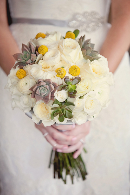 Yellow and white modern decor at Santiago Canyon Estate from April Smith & Co. Photography | junebugweddings.com Yellow and white modern decor at Santiago Canyon Estate from April Smith & Co. Photography | junebugweddings.com