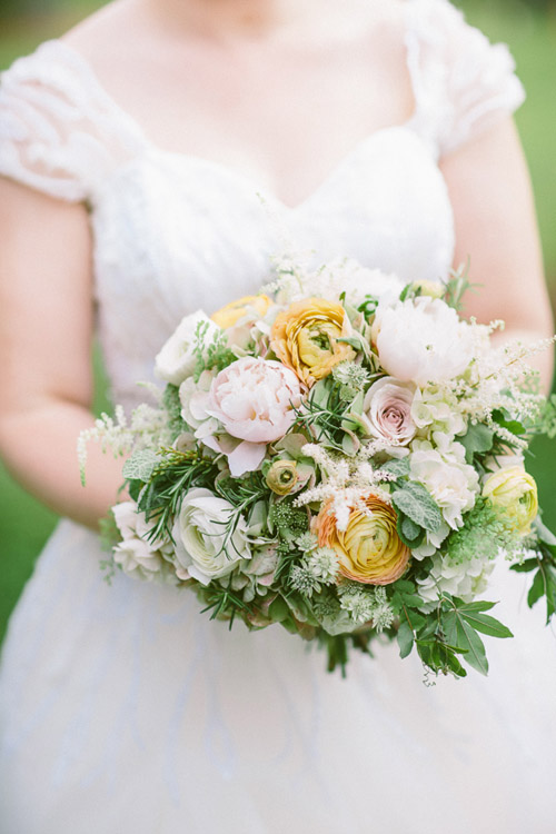 Southern wedding in Charleston, South Carolina, photos by Caroline Ghetes | via junebugweddings.com Southern wedding in Charleston, South Carolina, photos by Caroline Ghetes | via junebugweddings.com