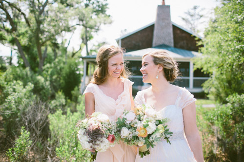 Southern wedding in Charleston, South Carolina, photos by Caroline Ghetes | via junebugweddings.com Southern wedding in Charleston, South Carolina, photos by Caroline Ghetes | via junebugweddings.com